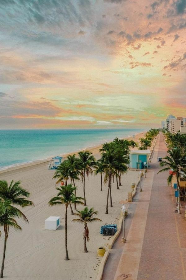 Christmas Retreat Walk To Dania Beach Pool Exterior foto